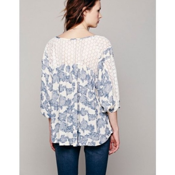 Free People Moon River Floral Peasant Top Size Medium Blue Ivory Boho Oversized - Picture 3 of 11